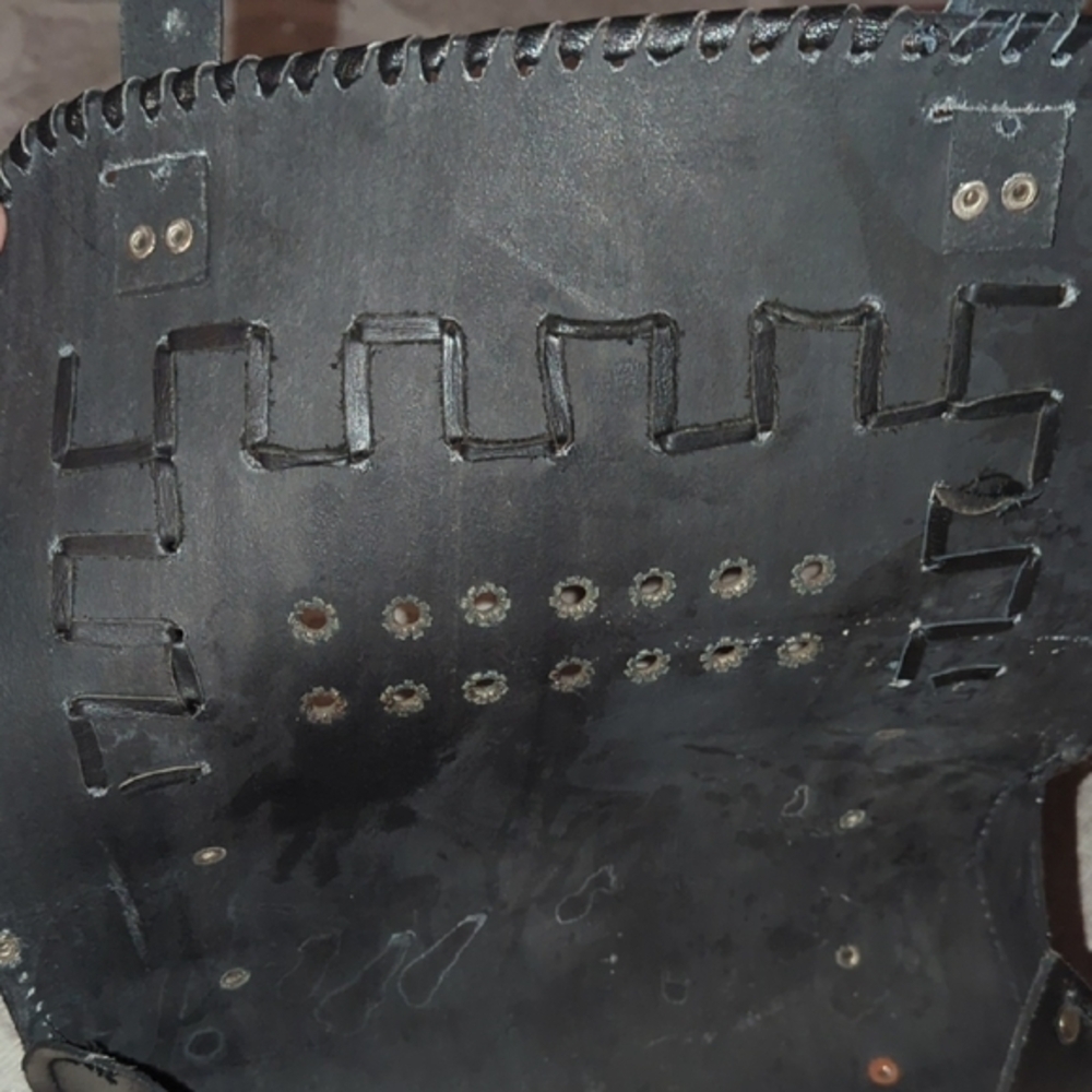 Black Leather Motorcycle Saddle Bag - Picture 8 of 8
